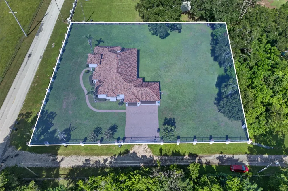 301 PRUETT ROAD Seffner, FL 33584