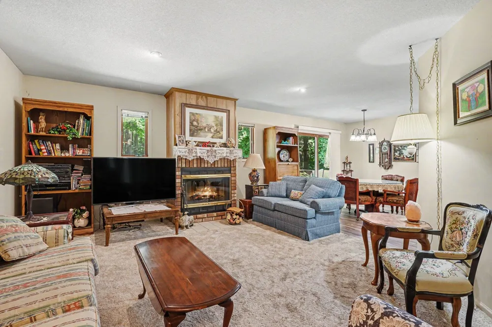 15892 152nd Avenue Spring Lake, MI 49456