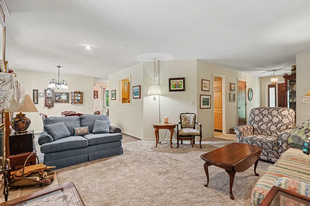 15892 152nd Avenue Spring Lake, MI 49456