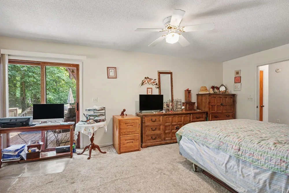 15892 152nd Avenue Spring Lake, MI 49456