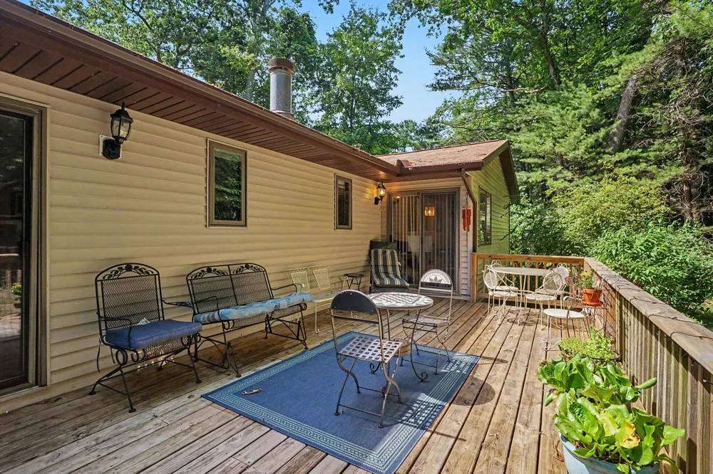 15892 152nd Avenue Spring Lake, MI 49456