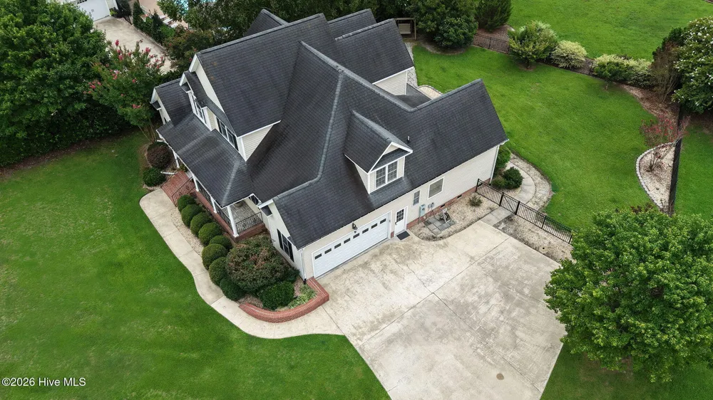1113 Scarlet Oak Drive Greenville, NC 27858