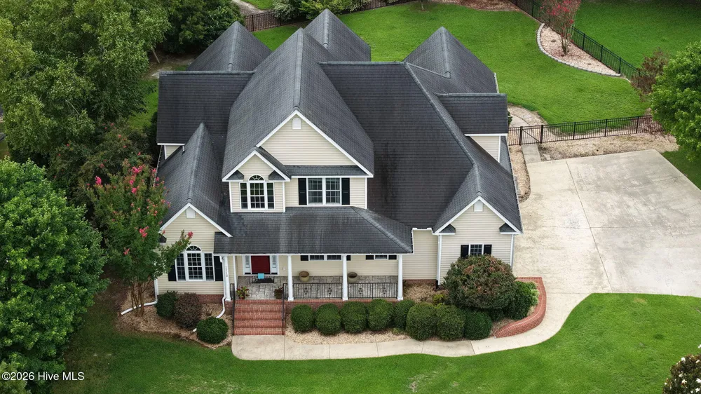 1113 Scarlet Oak Drive Greenville, NC 27858