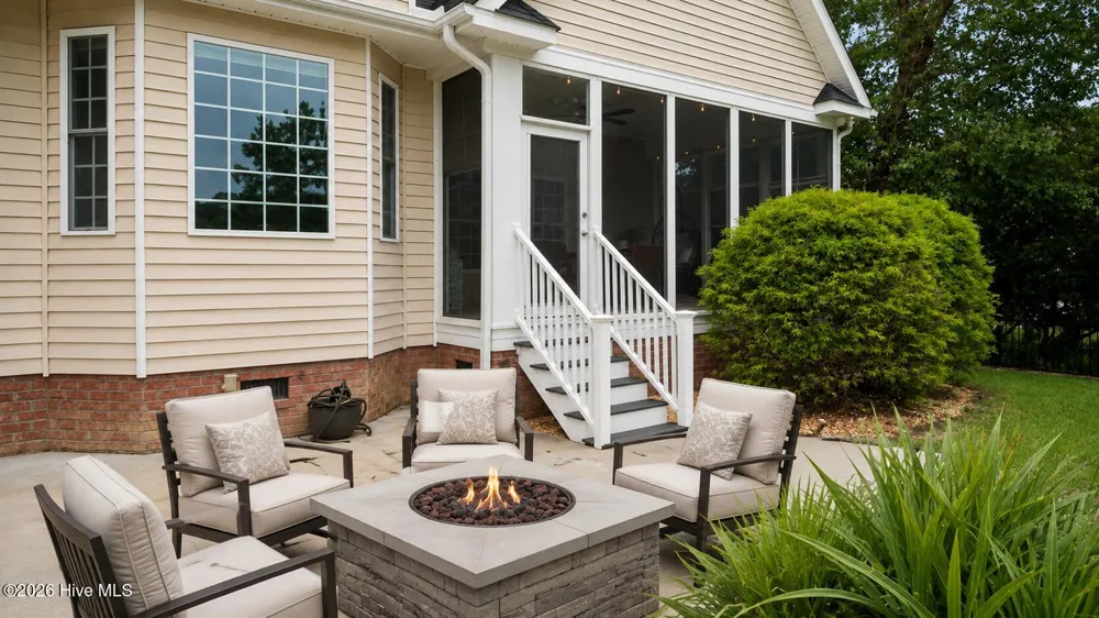 1113 Scarlet Oak Drive Greenville, NC 27858