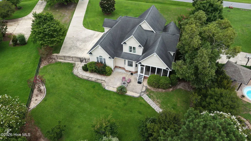 1113 Scarlet Oak Drive Greenville, NC 27858