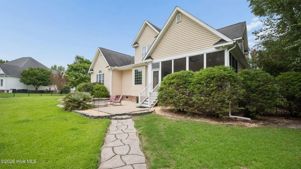 1113 Scarlet Oak Drive Greenville, NC 27858