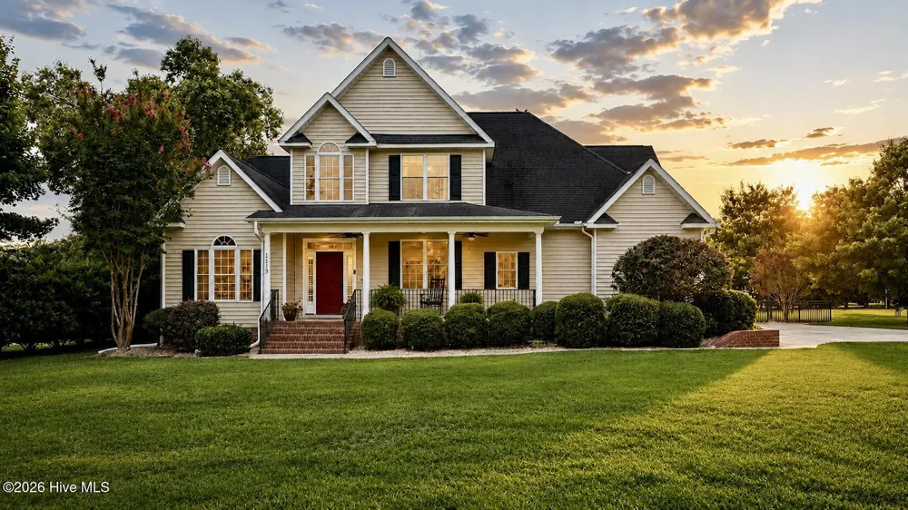 1113 Scarlet Oak Drive Greenville, NC 27858
