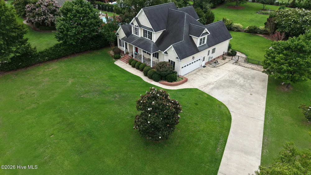 1113 Scarlet Oak Drive Greenville, NC 27858