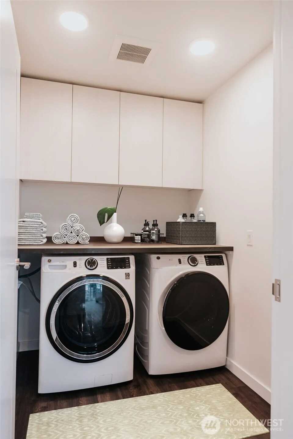 2014 Fairview Avenue #4001 Seattle, WA 98109