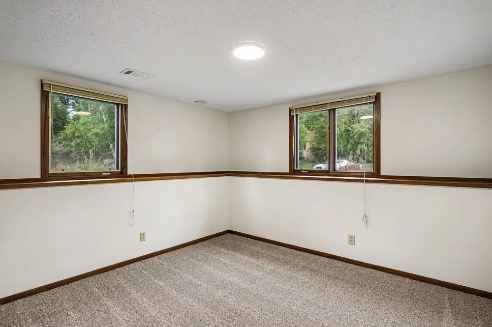 3053 Pine Ridge Drive Eagan, MN 55121