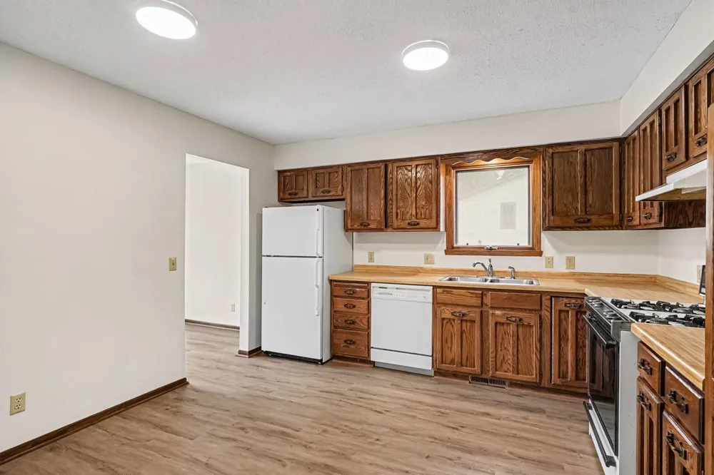 3053 Pine Ridge Drive Eagan, MN 55121