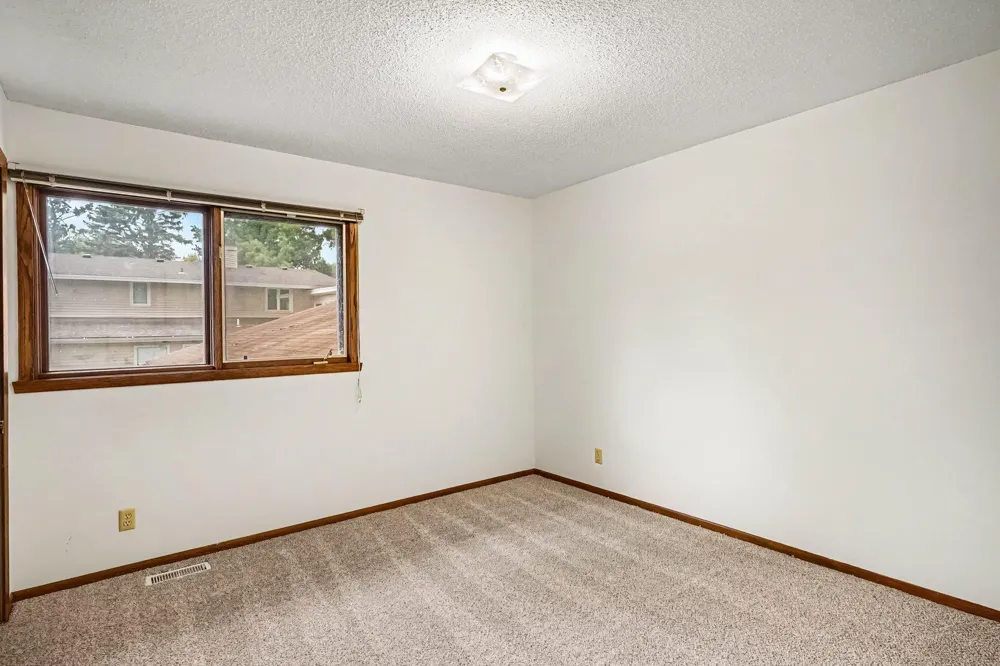 3053 Pine Ridge Drive Eagan, MN 55121