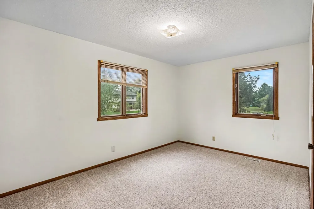 3053 Pine Ridge Drive Eagan, MN 55121