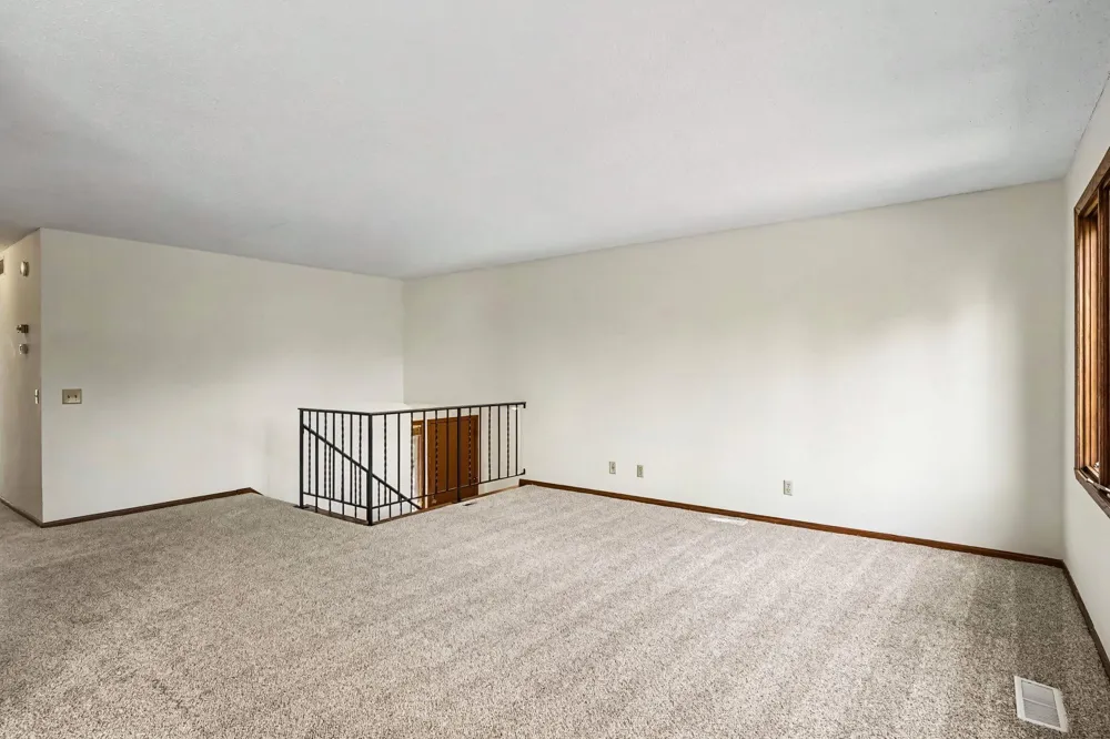 3053 Pine Ridge Drive Eagan, MN 55121