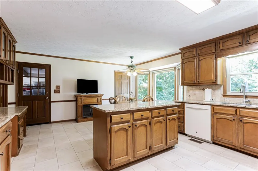 2431 Chimney Top Lane Snellville, GA 30078