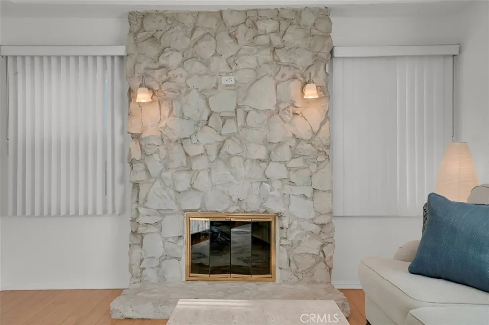 9812 S Denker Los Angeles, CA 90047