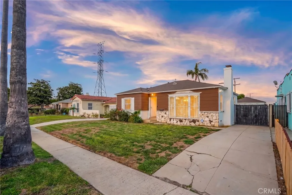 9812 S Denker Los Angeles, CA 90047