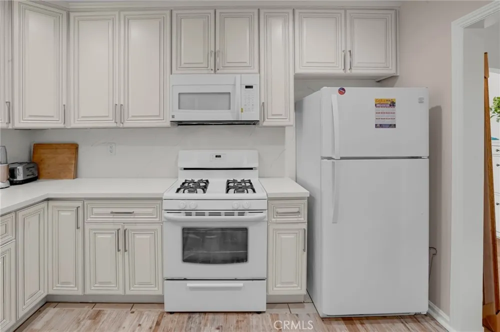9812 S Denker Los Angeles, CA 90047