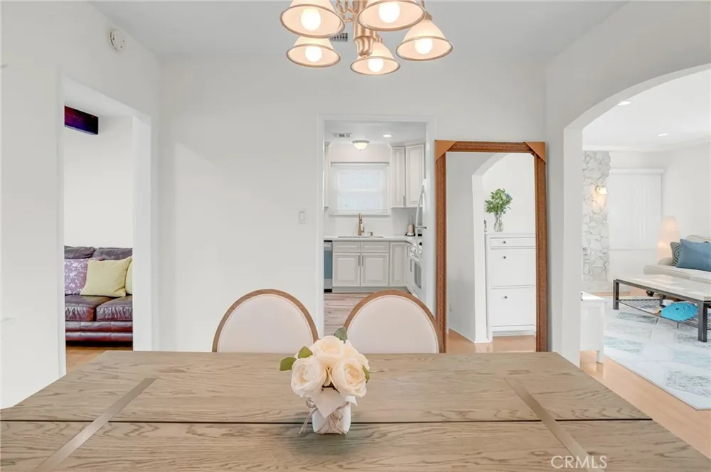 9812 S Denker Los Angeles, CA 90047