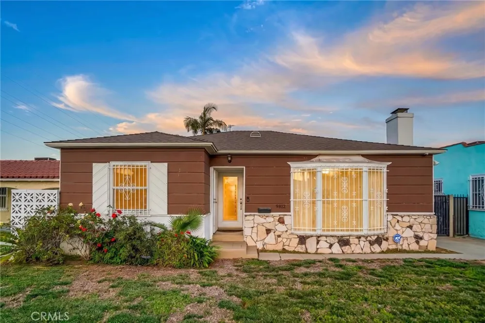 9812 S Denker Los Angeles, CA 90047