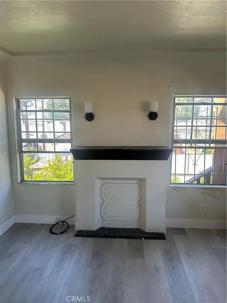 4119 3rd #1/2 Los Angeles, CA 90008