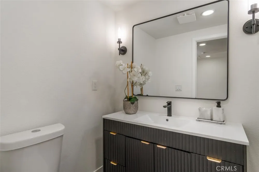 19322 Saylor Terrace North Tustin, CA 92705