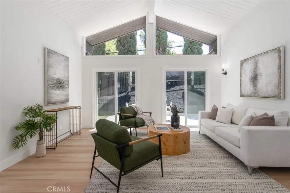 19322 Saylor Terrace North Tustin, CA 92705