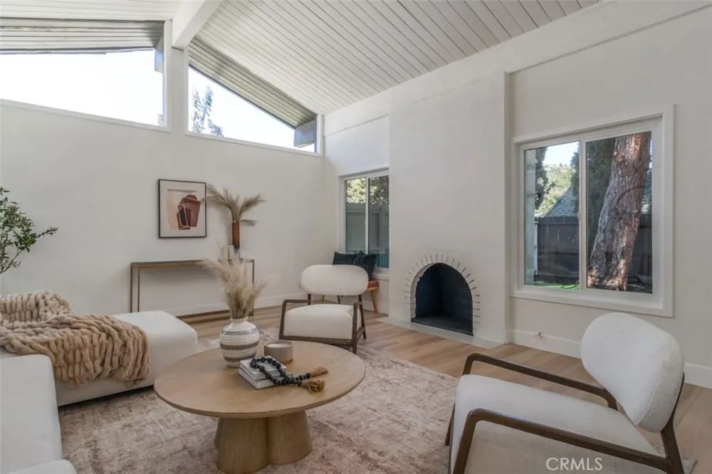 19322 Saylor Terrace North Tustin, CA 92705