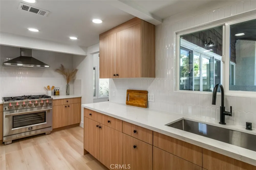 19322 Saylor Terrace North Tustin, CA 92705