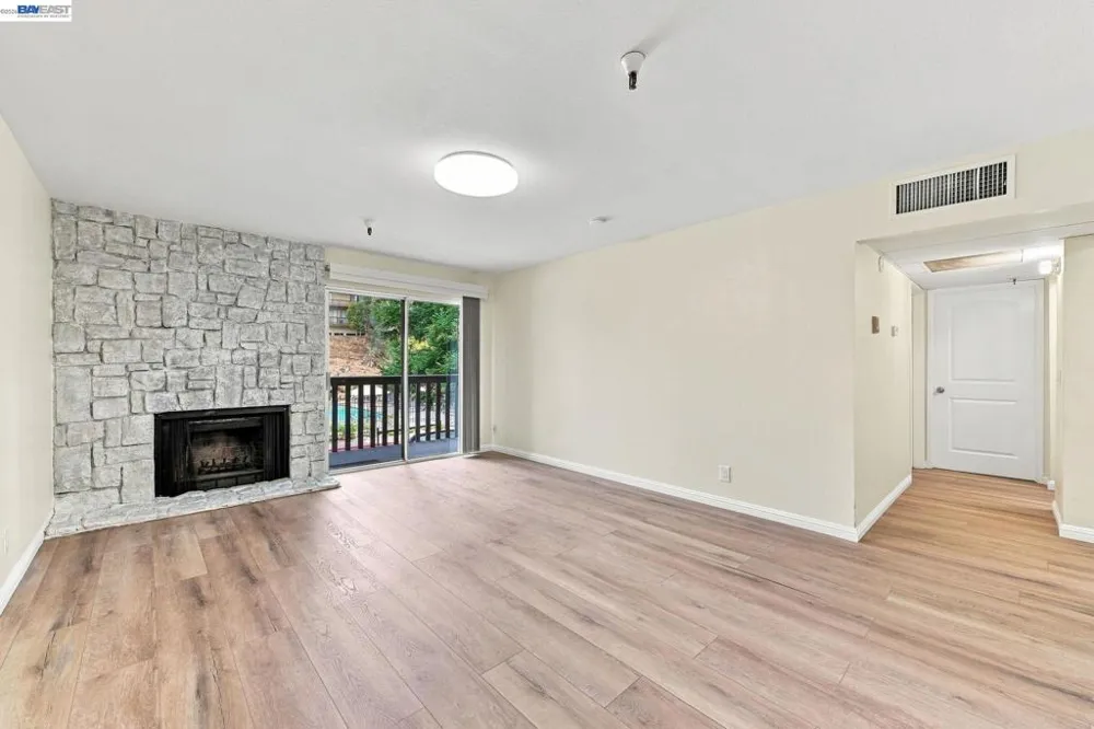 1775 Panda Way #103 Hayward, CA 94541