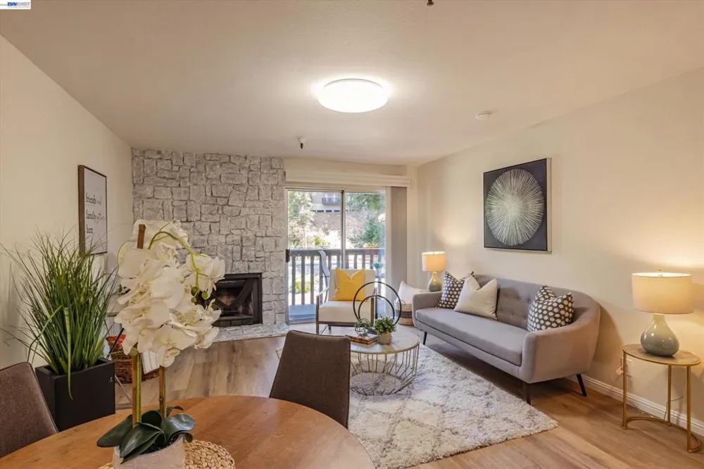 1775 Panda Way #103 Hayward, CA 94541