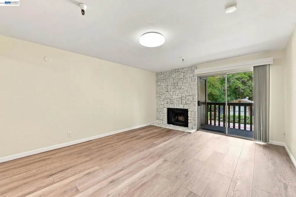 1775 Panda Way #103 Hayward, CA 94541