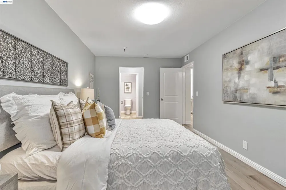 1775 Panda Way #103 Hayward, CA 94541
