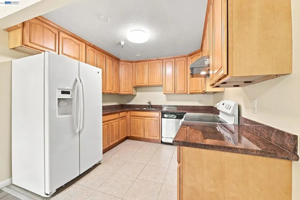 1775 Panda Way #103 Hayward, CA 94541