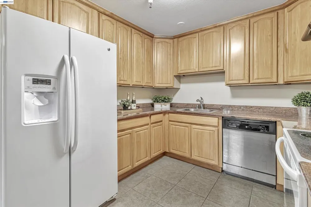1775 Panda Way #103 Hayward, CA 94541