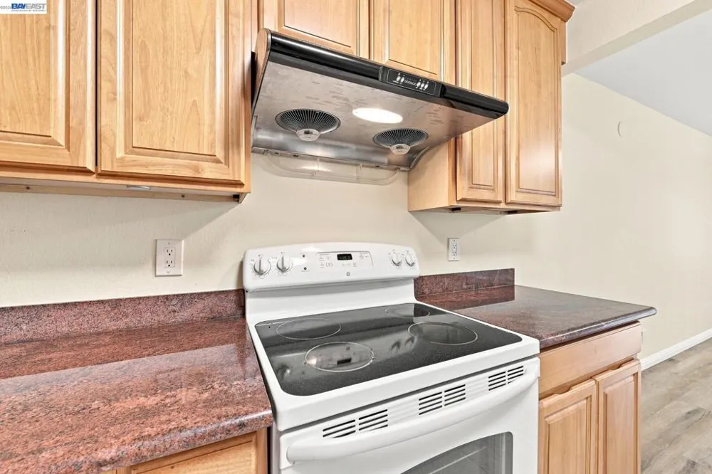 1775 Panda Way #103 Hayward, CA 94541