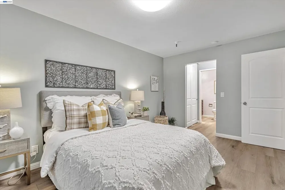 1775 Panda Way #103 Hayward, CA 94541