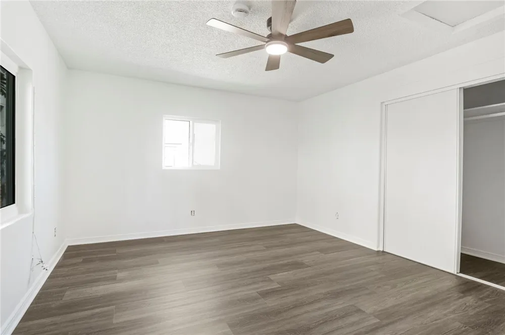 925 W 84th Los Angeles, CA 90044
