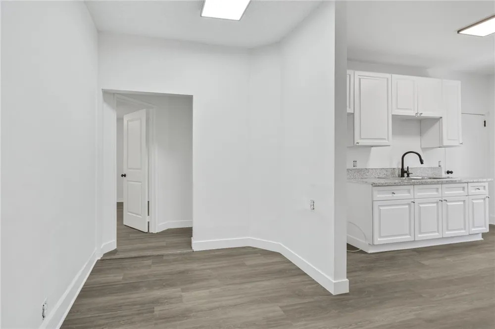 925 W 84th Los Angeles, CA 90044