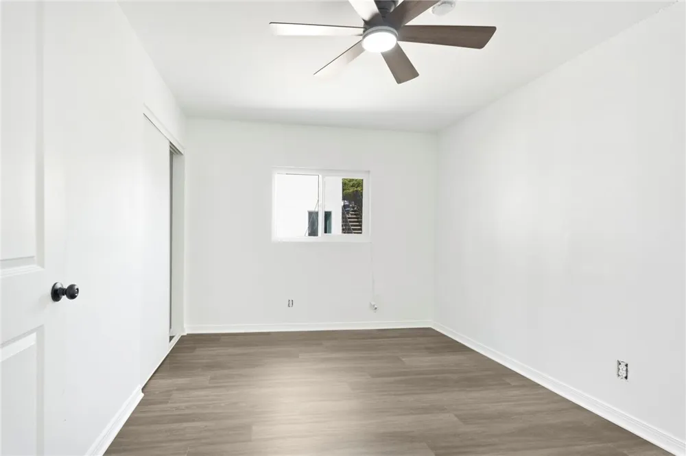 925 W 84th Los Angeles, CA 90044