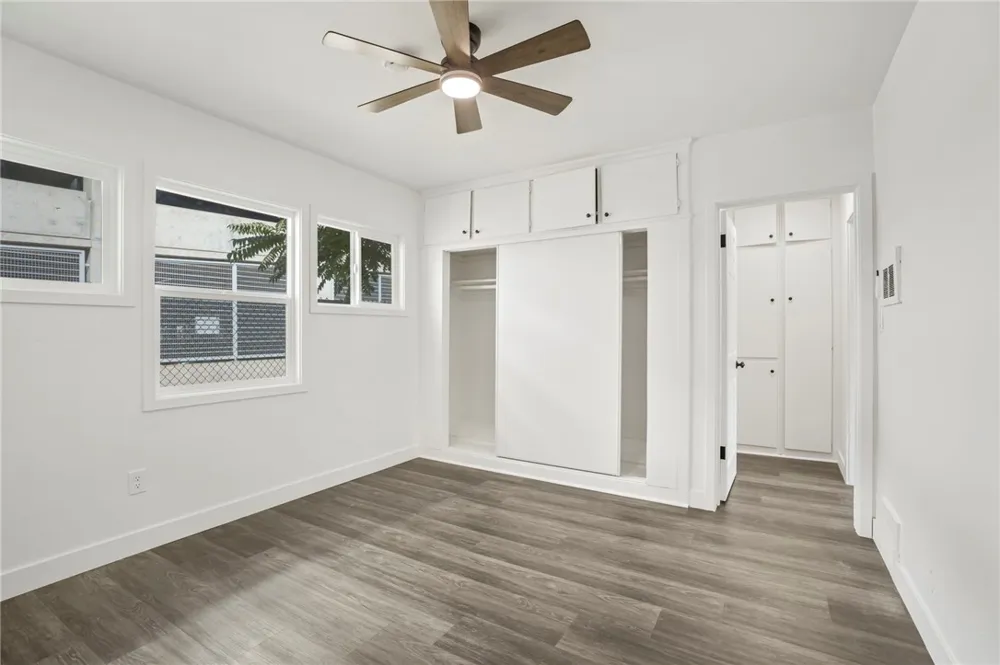 925 W 84th Los Angeles, CA 90044