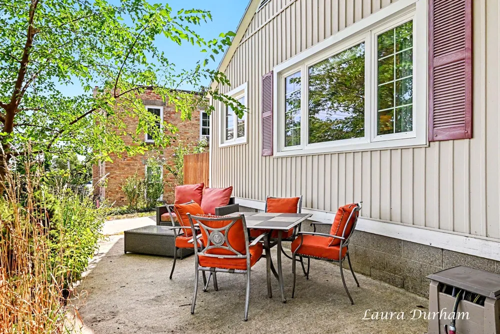 15 E Wall Street Douglas, MI 49406