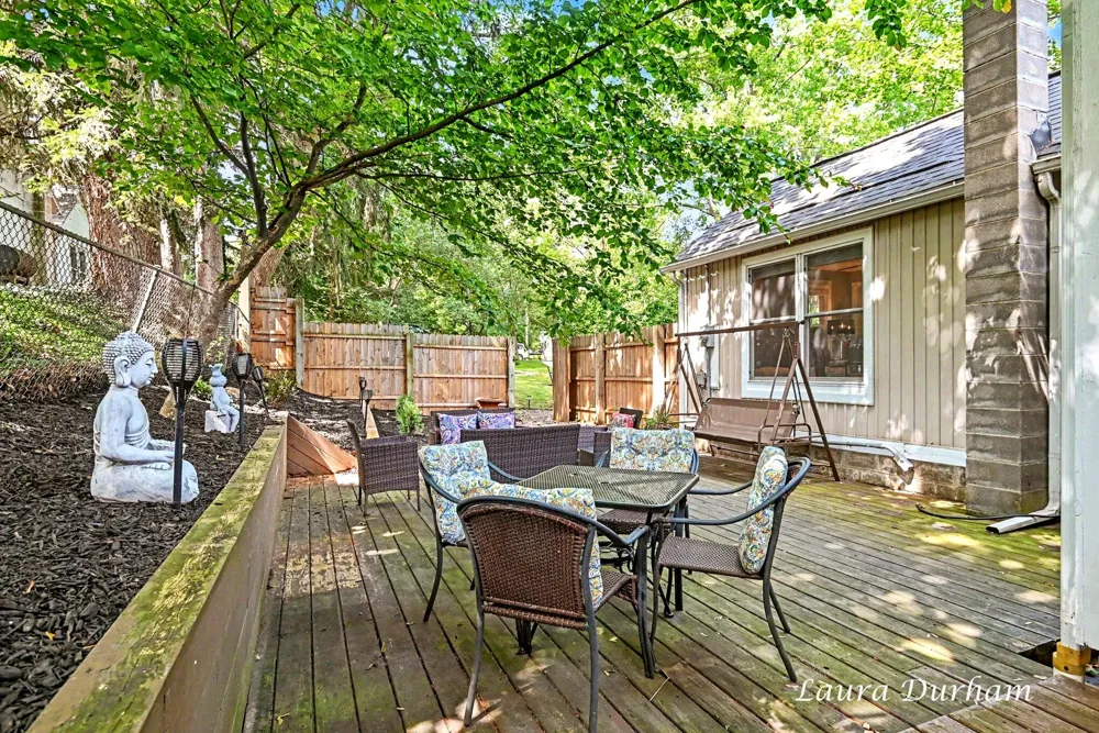 15 E Wall Street Douglas, MI 49406
