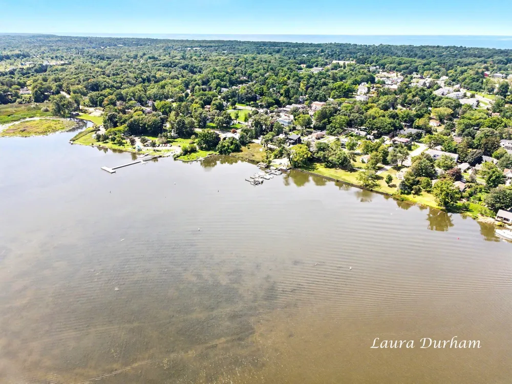 15 E Wall Street Douglas, MI 49406