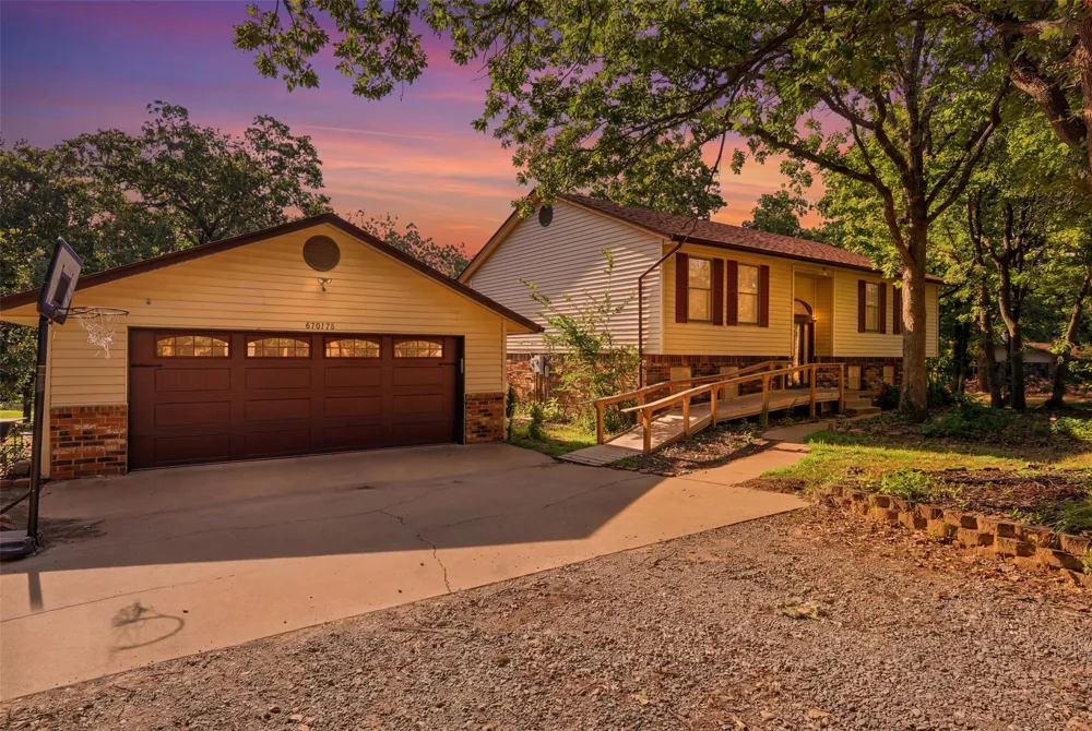 870776 S Hickory E Chandler, OK 74834