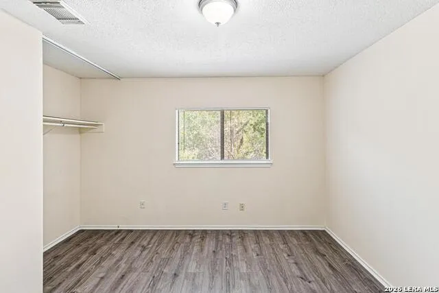 6883 CANARY MEADOW DR Converse, TX 78109