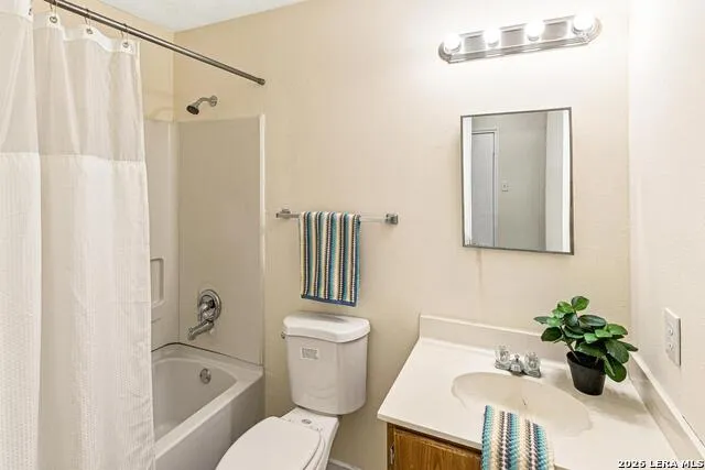 6883 CANARY MEADOW DR Converse, TX 78109