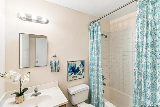 6883 CANARY MEADOW DR Converse, TX 78109