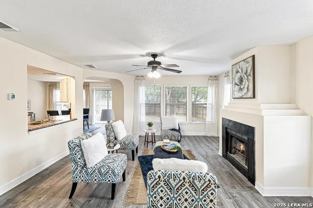 6883 CANARY MEADOW DR Converse, TX 78109