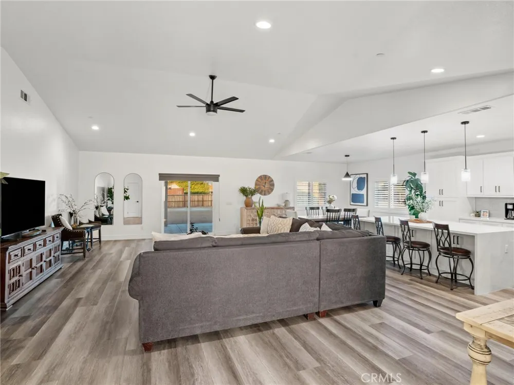 11383 Maple Hesperia, CA 92345